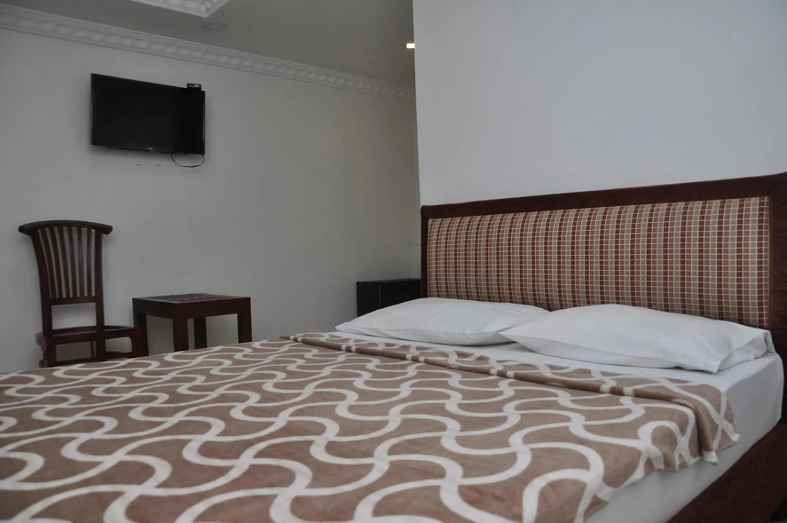 **  Saasha City Hotel Colombo Sri Lanka