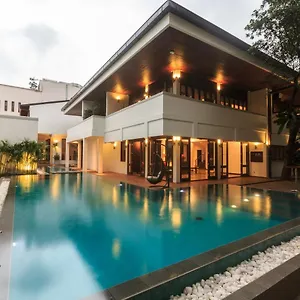 Hotel Court &, Colombo