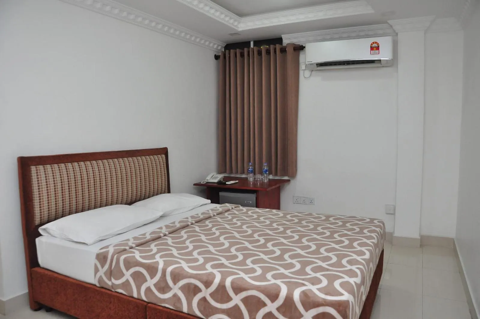 Saasha City Hotel Colombo 2*,