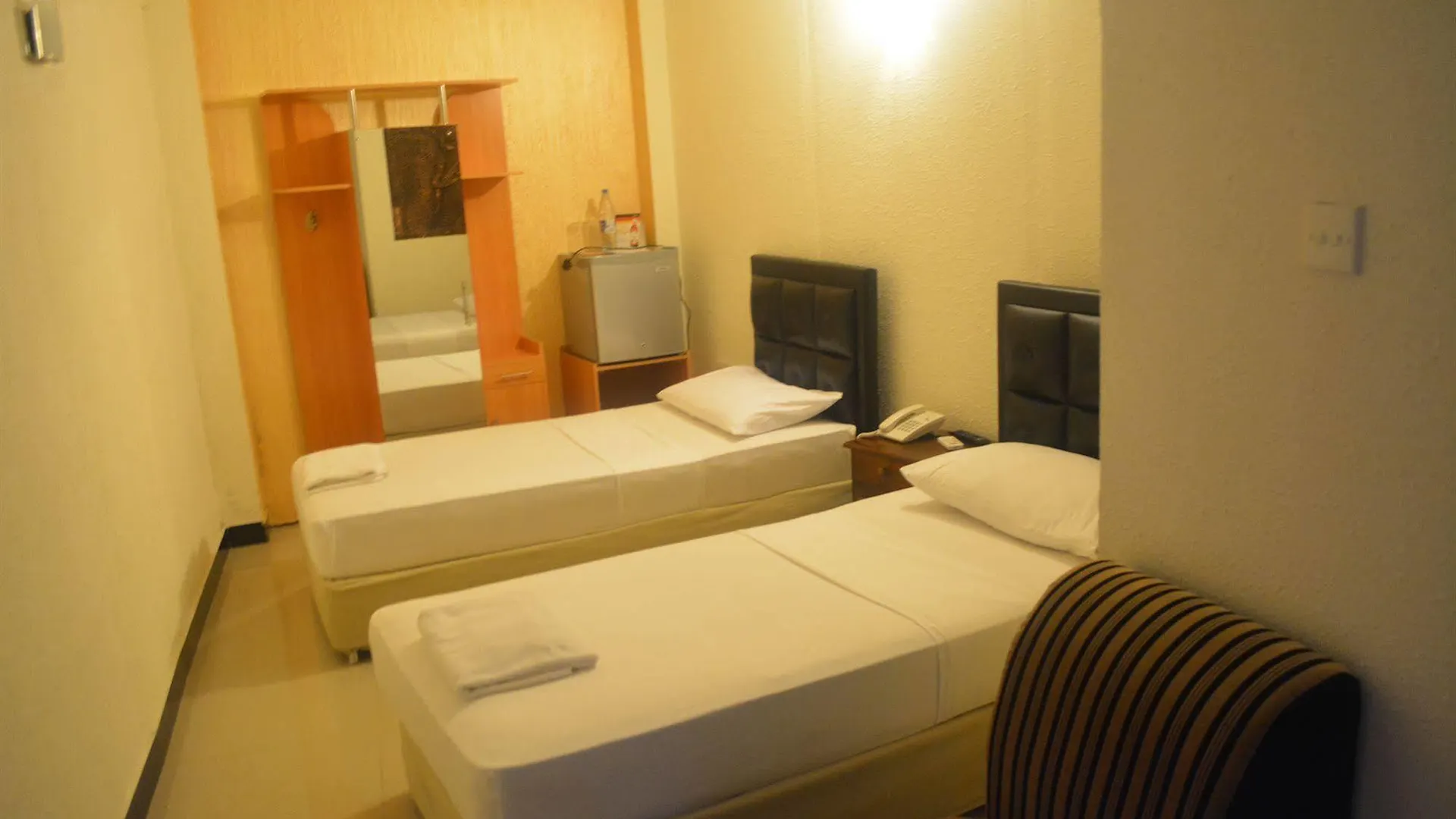 **  Saasha City Hotel Colombo Sri Lanka